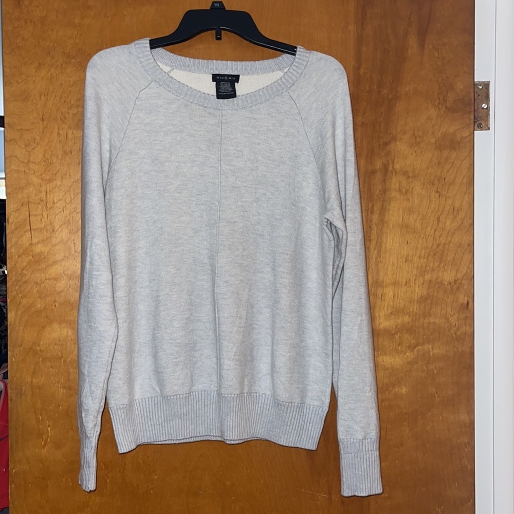 Max & Mia Soft Gray Ladies Sweater